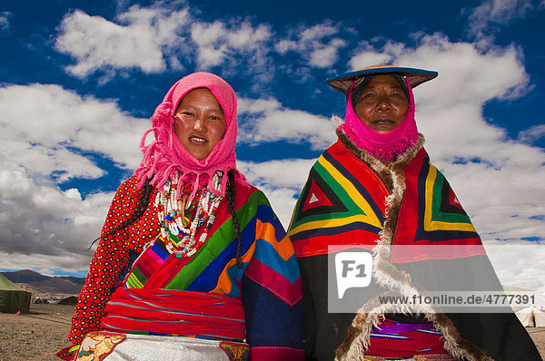 Zwei Traditionell Gekleidete Frauen Gerze Westtibet Tibet Zentralasien