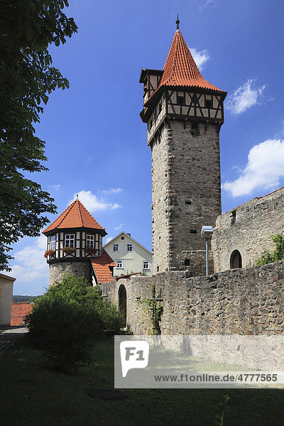 Zwingerturm und Waagglockenturm der Kirchenburg Ostheim  Ostheim vor der Rhön  Rhön-Grabfeld  Unterfranken  Bayern  Deutschland  Europa