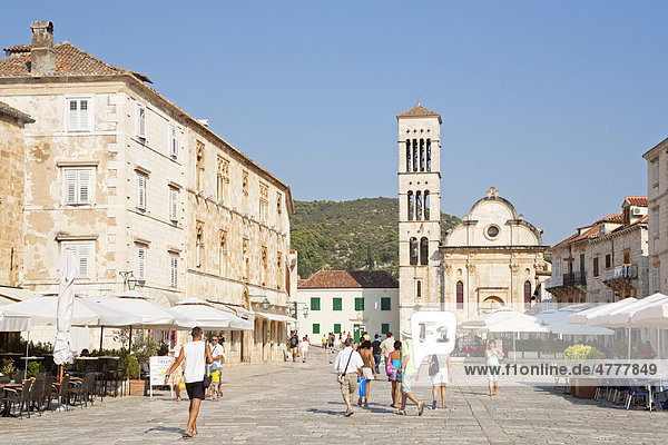 Hauptplatz der Stadt Hvar  Insel Hvar  Mitteldalmatien  Dalmatien  Adriaküste  Kroatien  Europa