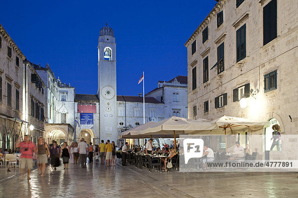 Hauptflaniermeile Stradun in der Altstadt von Dubrovnik  Süddalmatien  Dalmatien  Adriaküste  Kroatien  Europa