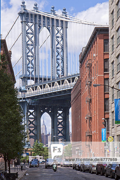 Manhattan Bridge  Brooklyn  New York City  USA