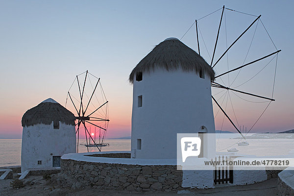 Windmühlen in Mykonos-Stadt  Insel Mykonos  Kykladen  Ägäis  Griechenland  Europa
