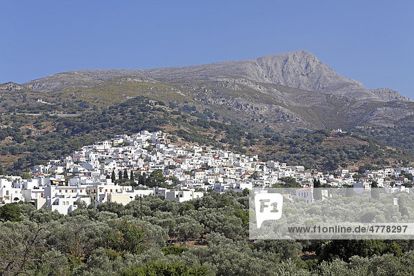 Bergdorf Filoti am Hang des Berges Zas  Insel Naxos  Ägäis  Griechenland  Europa