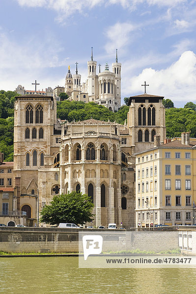 Kathedrale Heiliger Johannes  Saint Jean  und die Basilika Notre-Dame de FourviËre  Lyon  Frankreich  Europa