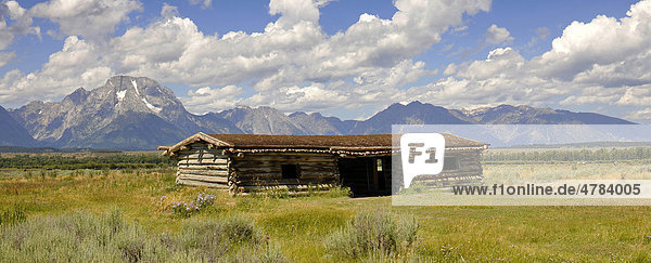 Historische Ranch Cunningham Cabin  Willow Flats vor Teton Range Bergkette  Mount Moran  Grand Teton National Park Nationalpark  Wyoming  Vereinigte Staaten von Amerika  USA