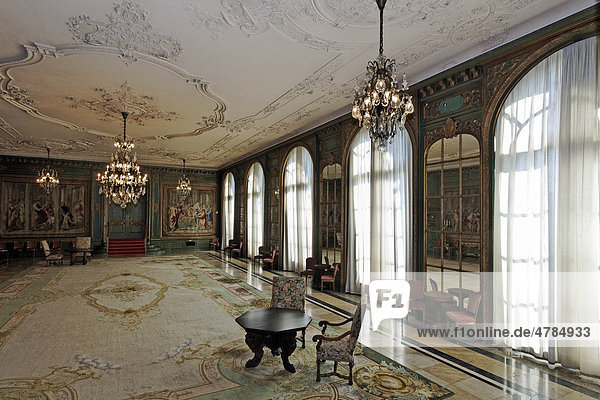 Gartensaal mit Gobelins Villa Hügel ehemaliger Wohnsitz der Familie Krupp Essen-Baldeney Nordrhein-Westfalen Deutschland Europa