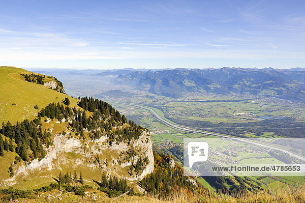 Blick vom Hohen Kasten über den Lienzer Spitz in das Rheintal  Kanton Appenzell-Innerrhoden  Schweiz  Europa