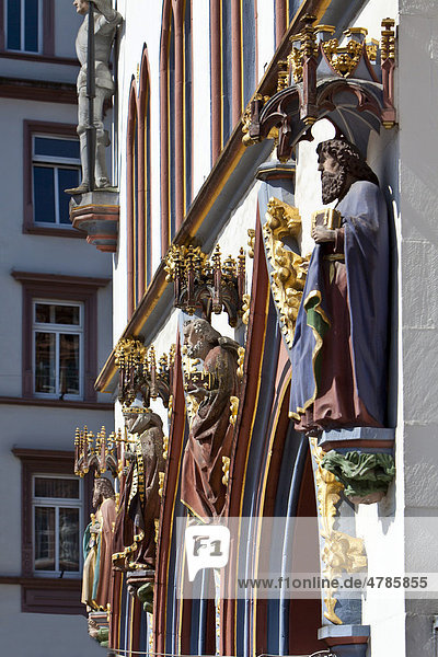 Figuren  Fassadenschmuck  Steipe  Hauptmarkt  Trier  Rheinland-Pfalz  Deutschland  Europa