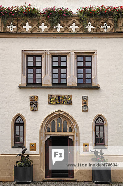 Eingang vom alten Rathaus  1519 bis 1531 errichtet  Marktplatz 1  Lutherstadt Eisleben  Sachsen-Anhalt  Deutschland  Europa