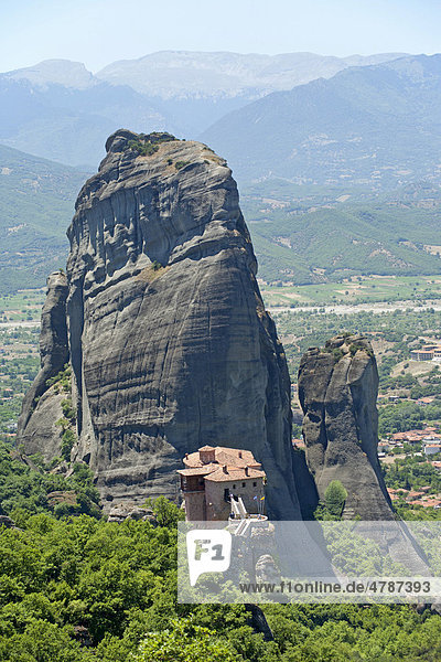Das Kloster Roussanou in den Meteora Felsen  Thessalien  Griechenland  Europa