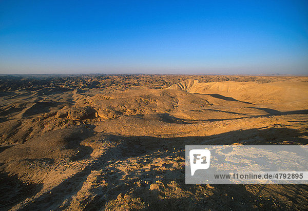 Wüste  'Mondlandschaft' am nördlichen Ende des Namib Naukluft Park  Namibia  Afrika