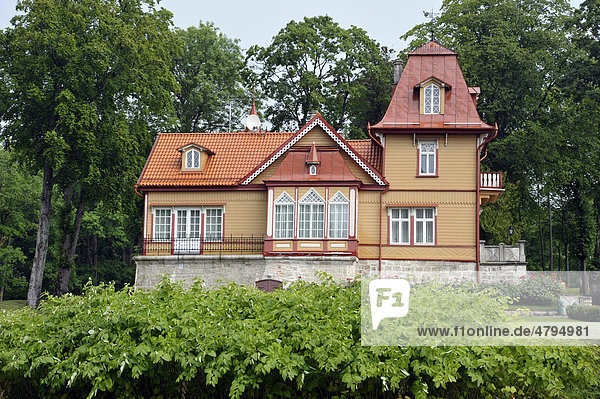 Hotel Ekasparre Residence  Kurhaus neben der Bischofsburg  Adlerburg  Ahrensburg  Kuressaare  Insel Saaremaa  Estland  Baltikum  Nordeuropa