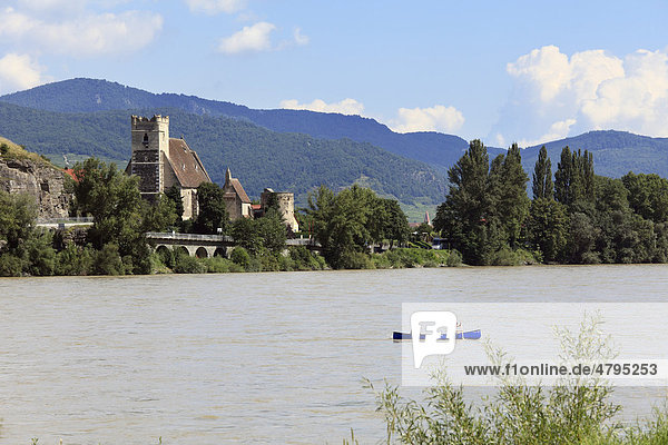 Fortified church of St. Michael overlooking the Danube Wachau Waldviertel quarter Lower Austria Austria Europe