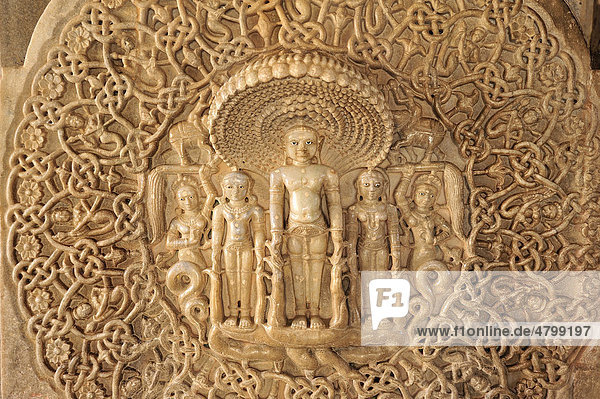 Kunstvolles Wandfries aus Marmor im Marmortempel Ranakpur  Tempel der Jain-Religion  Rajasthan  Nordindien  Indien  Asien
