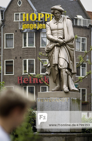 Rembrandt Skulptur am Rembrandtplein  Amsterdam  Niederlande  Europa