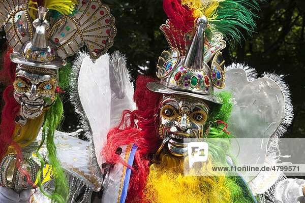 Bolivianische Karnevalsmasken  Carnaval del Pueblo  lateinamerikanischer Karnevalsumzug in London  England  Großbritannien  Europa