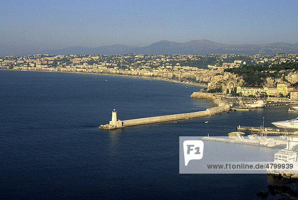Küstenlinie und Promenade  Anglais  Nizza  Alpes Maritimes  Frankreich  Europa