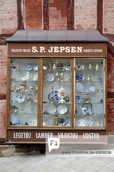 Historischer Lampenladen  Freilichtmuseum Die Alte Stadt oder Den Gamle By  _rhus  Jütland  Dänemark  Europa