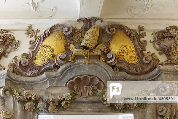 Portal zum Prälatensaal mit Rosenwappen  Schifffahrtsmuseum im Schloss Erlahof  Spitz an der Donau  Wachau  Waldviertel  Niederösterreich  Österreich  Europa