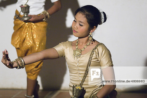 Apsara dancer  Siem Reap  Cambodia  Indochina  Southeast Asia