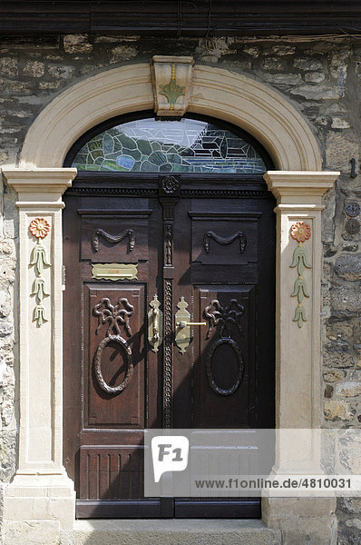 Schön gestaltetes Portal eines Hauses in Goslar  Deutschland  Europa