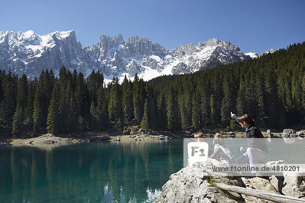 Karersee  Latemargruppe  Dolomiten  Südtirol  Italien  Europa