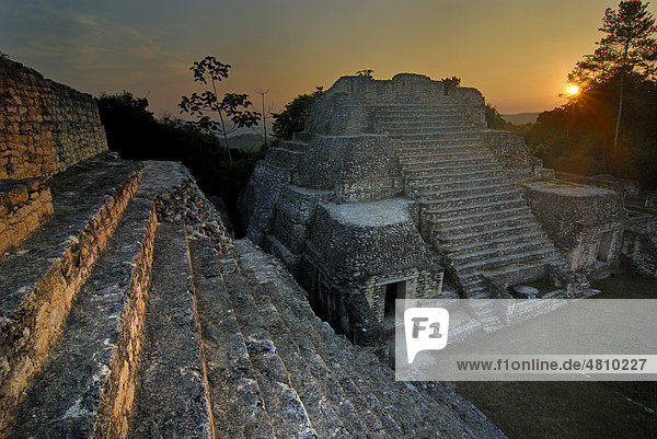 Maya Tempel von Caracol  Pyramide  Kalender  2012  Sonnenuntergang  Belize  Zentralamerika