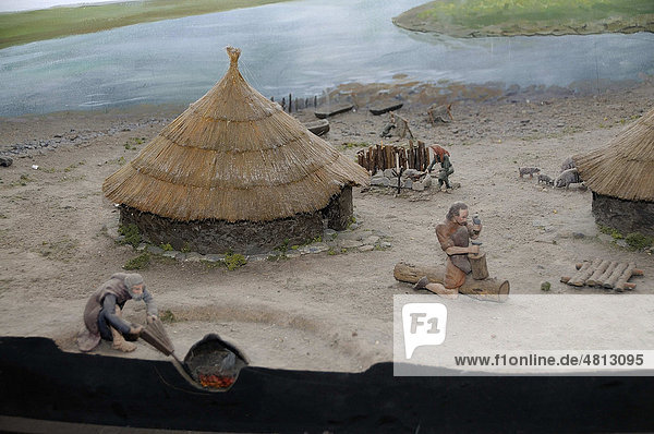 Modell Eisengewinnung Klosterruinen Clonmacnoise am Shannon Mittelirland Irland Europa