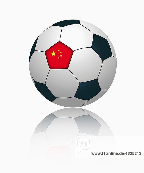 Chinesische Flagge auf Fußball  Nahaufnahme