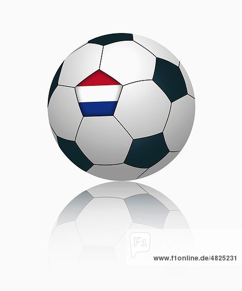 Niederländische Flagge auf Fußball  Nahaufnahme