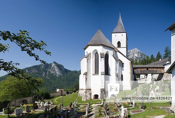 Österreich  Steiermark  Purgg-Trautenfels  Blick auf die Kirche heiliger georg
