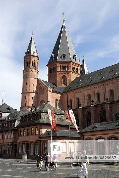 Mainzer Dom am Marktplatz  Altstadt  Mainz  Rheinland-Pfalz  Deutschland  Europa