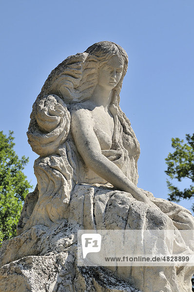 Statue der Loreley des italienischen Bildhauers Mariano Pinton aus dem Jahre 1979  Sankt Goarshausen  Mittelrheintal  Weltkulturerbe der UNESCO  Rheinland-Pfalz  Deutschland  Europa