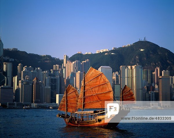 Asien  Boot  China  Holiday  Hong Kong  Hongkong  Junk  Landmark  Skyline  Wolkenkratzer  Tourismus  Reisen  Ferienhäuser