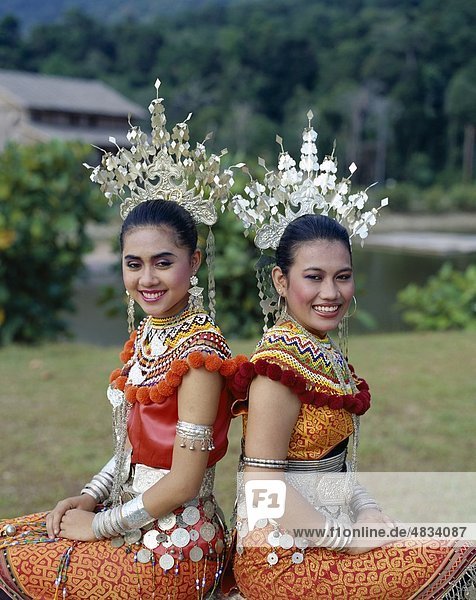 Asien  Cultural  Urlaub  Iban  Landmark  Malaysia  Modell  Released  Sarawak  Tourismus  Tracht  Reisen  Urlaub  Vil