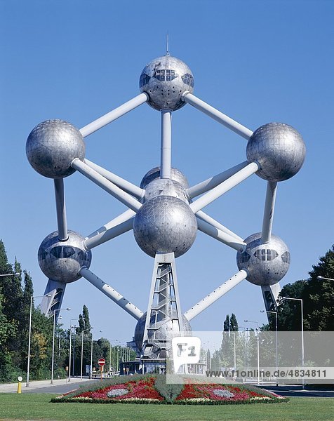 Atomium  Belgien  Europa  Brüssel  Urlaub  Landmark  Tourismus  Reisen  Ferienhäuser