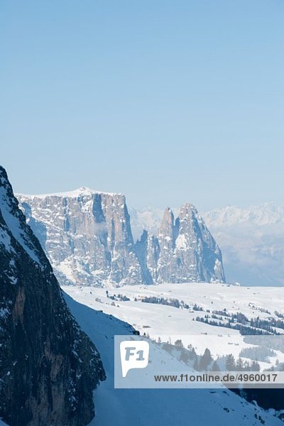 Österreich  Südtirol  Blick auf den Berg im Schnee