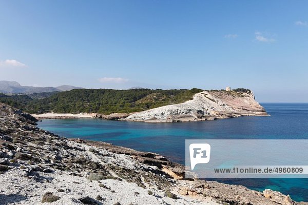 Spanien  Balearen  Mallorca  Sierra de Arta  Blick auf den Strand