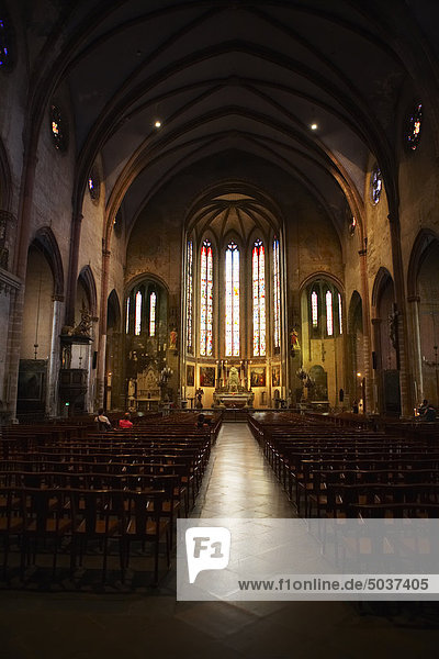 Innere der Kirche  Carcassonne  Languedoc-Roussillon  Frankreich