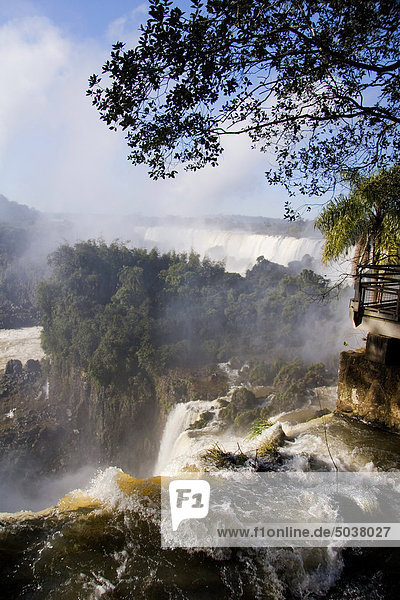 Die atemberaubende Wasserfälle Puerto Iguazu (Argentinien) und Foz do Iguacu (Brasilien)