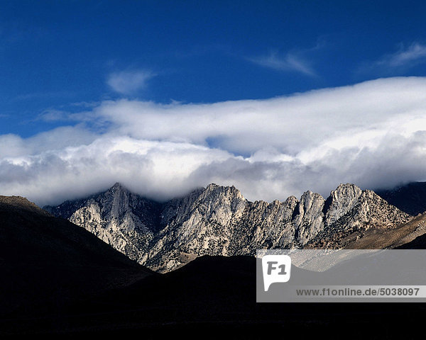 Herannahenden Sturm über Sawtooth Peak in die weit südlichen Sierra Nevada  Kalifornien  USA