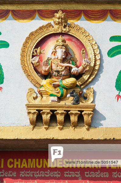Ganesh außerhalb Chamundeshwari Tempel  Mysore  Karnataka