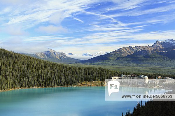 Wasser See Palast Schloß Schlösser Banff Nationalpark Alberta Kanada Smaragd