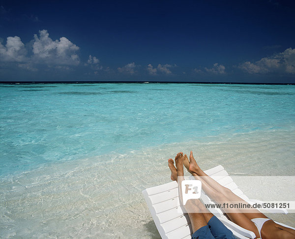 Malediven  Blue Lagoon  paar entspannenden am Strand