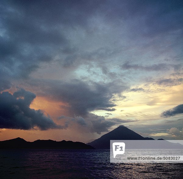 Vulkanische Insel Ternate in Selatan  Indonesien