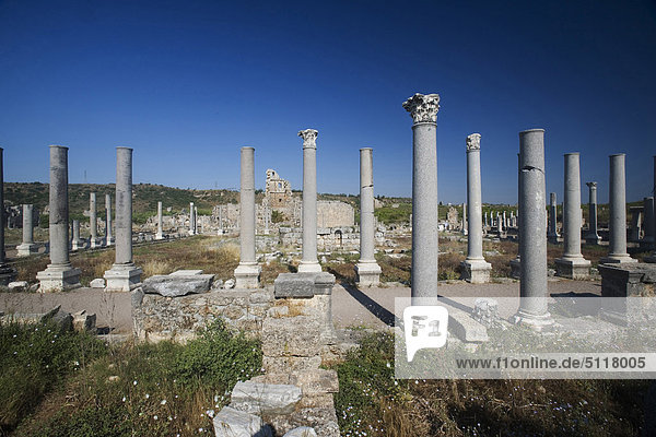 Türkei  Antalya  Perge  Ruinen der Agorà