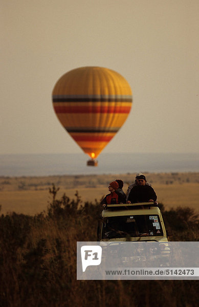 Afrika  Kenia  Ballon im Masai Mara National Park
