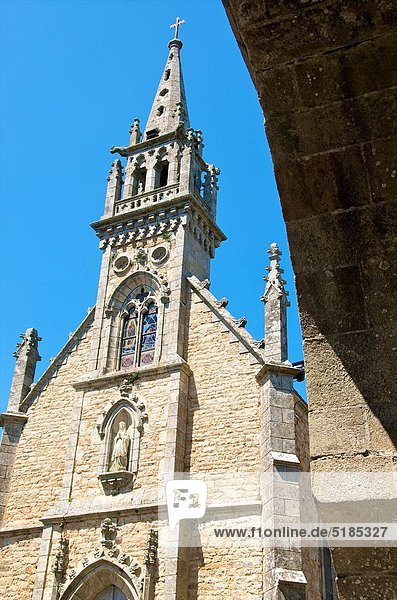 Detail  Details  Ausschnitt  Ausschnitte  Frankreich  Kirche  Fassade  Kirchturm  Heiligtum  Bretagne