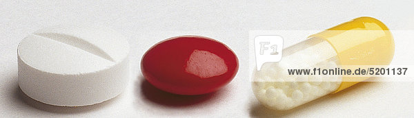 Einzelne Medikamente  Tablette  Pille  Kapsel