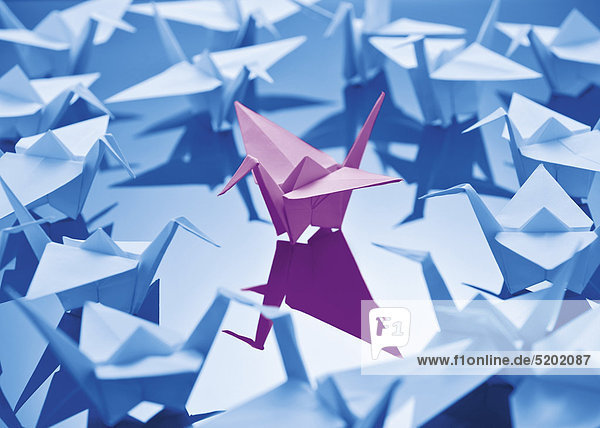 Origami  Vögel aus Papier gefaltet